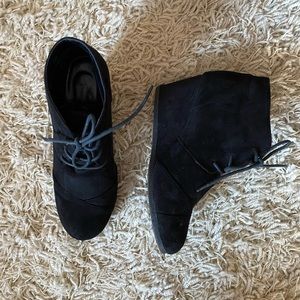 Dream Paris Tomson woman’s black suede tie Booties Wedge shoes size 10